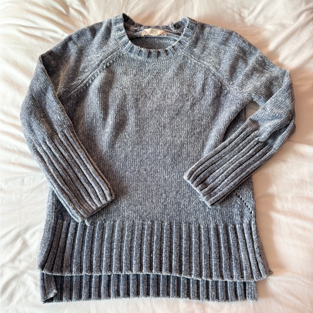 Pink Rose Blue Chenille Sweater Size Small